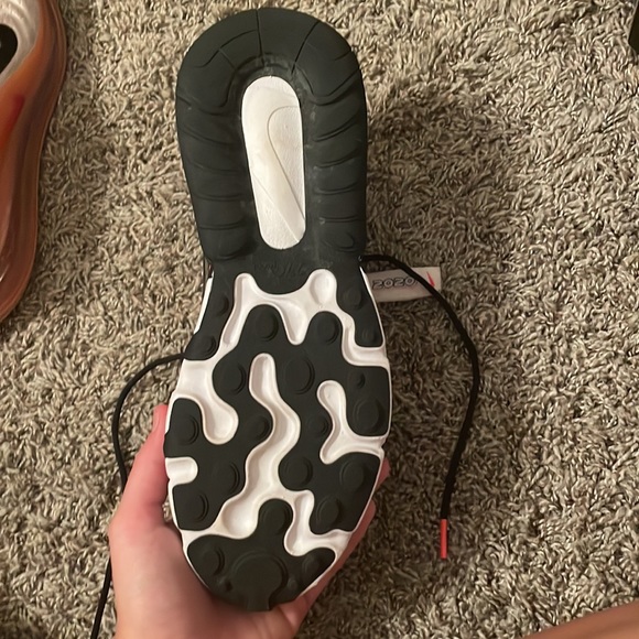 nike shoes - Picture 4 of 4